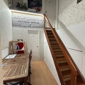 Airbhouse Private & Séjour chez l'habitant